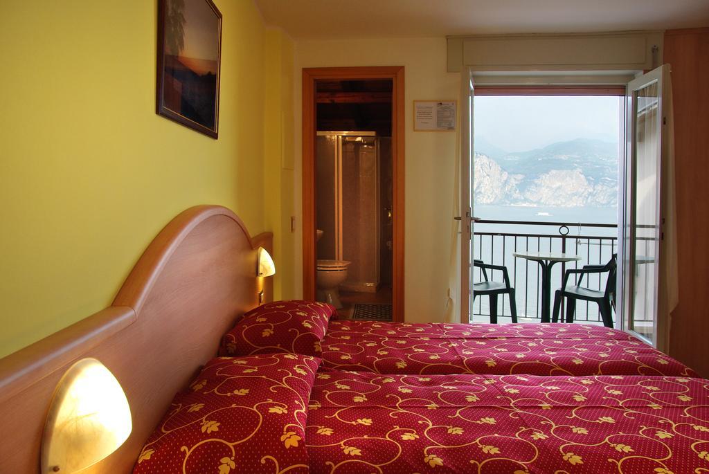 Hotel Residence Panoramica Brenzone sul Garda Quarto foto