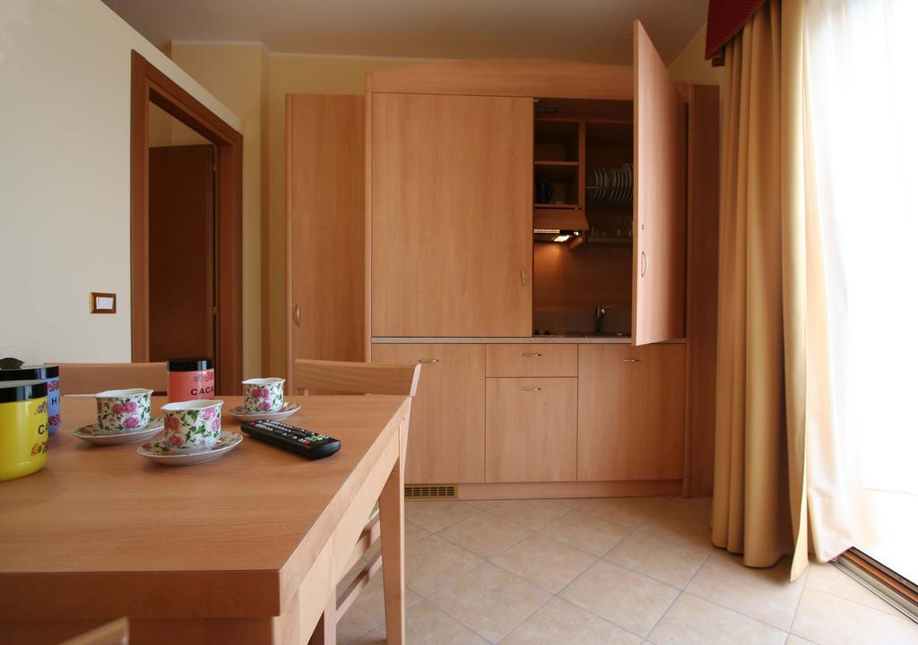 Hotel Residence Panoramica Brenzone sul Garda Quarto foto